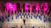CONCIERTO. El Coro de Jóvenes de Madrid interpreta su programación en el Patio de la Antigua Universidad de Baeza. 