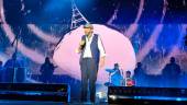 Juan Luis Guerra en el concierto dentro del ciclo “Vive Jaén Music Fest” en el Nuevo Estadio Municipal de La Victoria. / José García Armijo / Diario JAÉN. 
