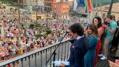 Curro Díaz dando el pregón en la plaza del Ayuntamiento. / Diario JAÉN. 