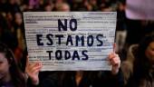 Cartel contra la violencia machista durante una manifestación.