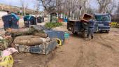 Tareas de limpieza en el Puente de la Sierra. / Imágenes de Pablo Espinosa / Diario JAÉN. 