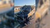 Resultado del coche calcinado. / Bomberos de Andújar.