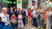 La directora del centro educativo, Mariló Alonso, pronuncia unas palabras en presencia de los munícipes Julio Millán, Eva Funes, José María Cano y Javier Padorno. 