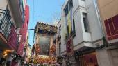Los jamilenudos echan pétalos a Nuestro Padre Jesús Nazareno a su pase por las calles. / Pablo Espinosa / Diario JAÉN. 