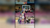 Luis Rodríguez lanza a canasta durante el partido. / CBC Valladolid.