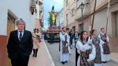 El Cristo de las Lluvias, en procesión por las calles de Mengíbar. / Diario JAÉN. 