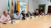 El subdelegado del Gobierno de España en Jaén, Manuel Fernández (centro), junto a Pedro Garrido, José Luis Agea y Soledad Aranda en la reunión del Comité Asesor Técnico. / Subdelegación del Gobierno.