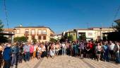 Concentración de cientos de guarromanenses en la Plaza del Ayuntamiento. / Álex Gómez / Diario JAÉN.