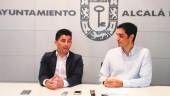 armonía. Ángel Montoro y Marino Aguilera exponen los detalles del reparto de áreas municipales.