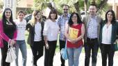 CENTRO. Concejales PSOE de Linares, con Ángeles Férriz y Micaela Navarro, junto a miembros del sindicato Ustea .
