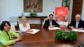 Firma del acuerdo entre la Fundación Cajasur, la FAB y Cruz Roja Española. / Fundación Cajasur. 