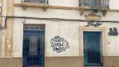 Una de las pintadas realizadas en inmuebles de Alcalá la Real. 