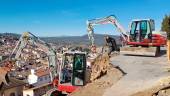 Trabajos de reconstrucción del muro ubicado en la calle Cruces tras su derrumbe parcial. / Ayuntamiento de Alcalá la Real.