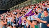 Los aficionados del Real Jaén siguen un partido en el Estadio de La Victoria. / Juande Ortiz.