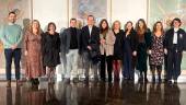 Foto de familia en el contexto de la XII Gala de Navidad dedicada a las personas mayores de Jaén. / Ayuntamiento de Jaén.