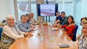 Reunión de responsables municipales y representantes de Aprompsi en Jaén. 