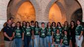 Las integrantes de Jaén Rugby femenino son recibidas por África Colomo en los Baños Árabes, como broche dorado a una increíble temporada. / Óscar Rodríguez.