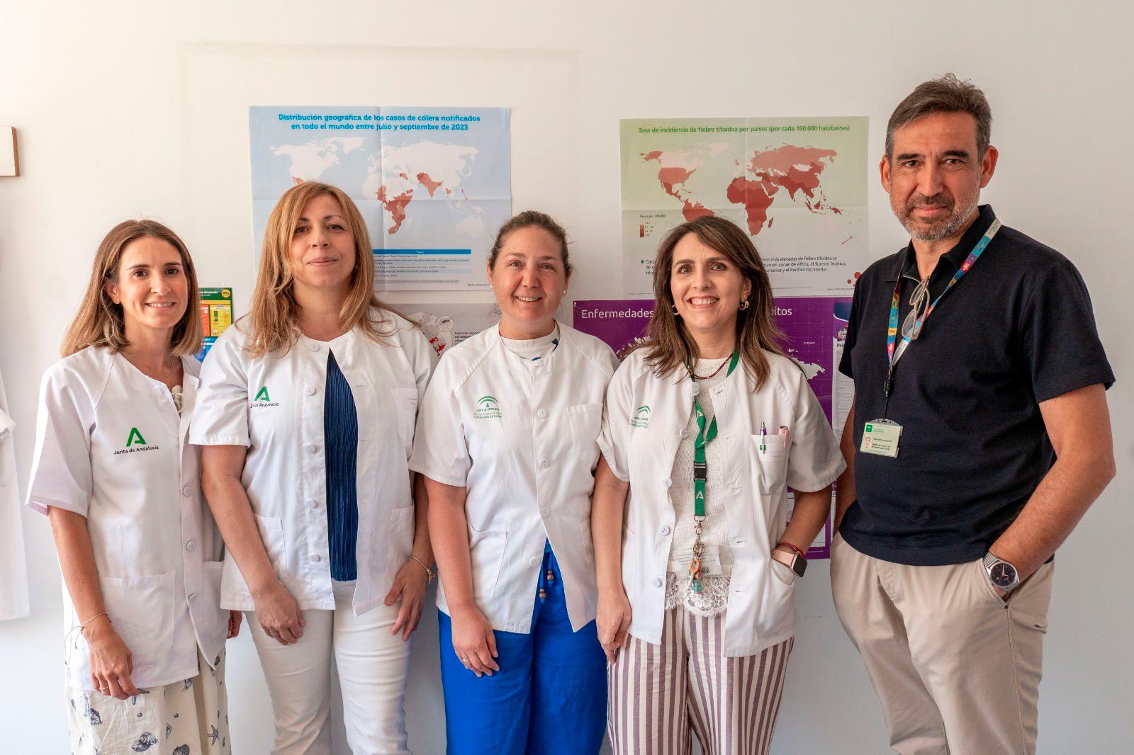 El Hospital de Jaén atiende a 1.076 usuarios antes de un viaje internacional en 2025