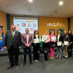 De izquierda a derecha: Javier Calvente, Emilio Torres, Ariadna Barea, Ana María Vizcaíno, Carmen Bartolomé, Carmen Expósito, Raquel Santiago, Inmaculada Huertas y Ana Belén Molina, en las jornadas. / Álex Gómez.