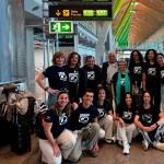 Foto de grupo, tomada instantes previos a su viaje, de los cirujanos que participan en la expedición.