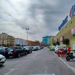 Centro Comercial Carrefour de Úbeda, donde se encuentra el punto de venta, ubicado en la Avenida Ciudad de Linares. / Loterías y Apuestas del Estado.
