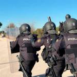 Agentes de la policía durante unas prácticas. / Ministerio del Interior.