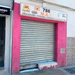 La tienda de alimentación donde ocurrieron los hechos, enfrente de la Iglesia de la Magdalena