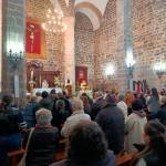 La iglesia de San Pedro Apóstol durante la celebración de la Resurrección. / Adrián Claudio / Diario JAÉN. 