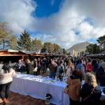 Ambiente en el Recinto Ferial de Martos en la mañana del sábado por la XII Fiesta Anual del Primer Aceite de Jaén. / Álvaro Guzguti / Diario JAÉN.