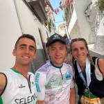 Canales y Sonia Vizcaíno posan con Lorenzo Palmero, su entrenador.