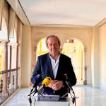 El alcalde de Andújar, Francisco Carmona, en rueda de prensa. / Ayuntamiento de Andújar.