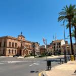 Imagen de archivo de hace unas semanas de Linares, sin gente en la calle, en una de las horas centrales del día. / Álvaro Guzguti / Diario JAÉN. 