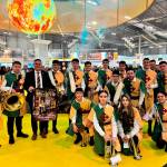 El alcalde de Sabiote, con un grupo de vecinos en Fitur, en la presentación de las XII Fiestas del Medievo.