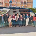 Fuensanteños y fuensanteñas se aproximaron al autobús de Diario JAÉN para recoger información sobre los atractivos más destacados de nuestra provincia.