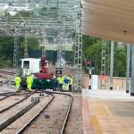 Los operarios trabajan en la incidencia producida en la estación de tren de Jaén. / Nicolás Collado / Diario JAÉN. 