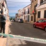 Imagen de archivo del cordón de la Guardia Civil en torno a la vivienda en la que fue localizado el cadáver de la mujer. / Europa Press.