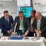 África Colomo en el acto con motivo de la llegada del primer vuelo entre el Aerpuerto Federico García Lorca y Santander. / Diputación de Jaén.