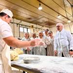 Visita del delegado del Gobierno andaluz, Jesús Estrella, a las instalaciones de Productos Campos, en Arjona. / Junta de Andalucía.