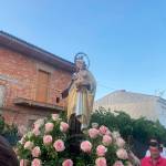 La festividad de la Virgen del Carmen es muy peculiar en Ribera Alta. Sólo pueden portarla mujeres. / Juanfran Paredes / Diario JAÉN. 