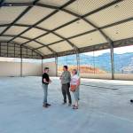 Visita a la obras del pabellón deportivo de Pegalajar. / Diputación de Jaén. 