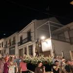 La imagen de Santa Clara en procesión por las calles de Lahiguera. / Pablo Porcuna / Diario JAÉN. 