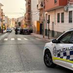 Actuación de la Policía Local de Linares en el hombre que sufrió un ictus en el casco urbano. / Policía Local de Linares. 