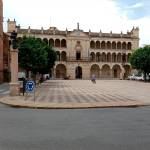 Imagen de archivo del Ayuntamiento de Andújar y la Plaza de España. / Ayuntamiento de Andújar. 