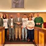 El alcalde de Andújar, Francisco Carmona, con miembros de la Plataforma Stop Biogás. / Ayuntamiento de Andújar.