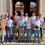 Foto de familia de los alcaldes y alcaldesas del PP en Jaén. / Sebastián Hipperdinger / Europa Press.