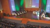 AULA MAGNA. Público y premiados, a los que se dirige el consejero de Hacienda, Juan Bravo, en el foro de la Universidad de Jaén.