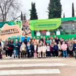 La consejera de Sostenibilidad y Medio Ambiente de la Junta de Andalucía, Catalina García, visita el “EducaBus” a su paso por Garcíez. / Junta de Andalucía.