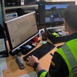 La Guardia Civil, durante su investigación al conductor.