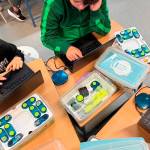 Kits dotados de materiales tecnológicos para participar en la XI edición de RetoTech. / Endesa.