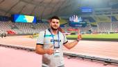 ESTADIO. Alberto González posa en el estadio del Mundial, que ha registrado una escasa asistencia de público.